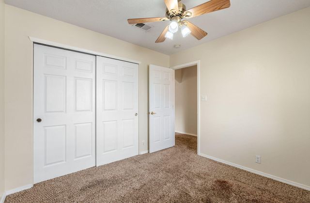 1261 Avenida Esplendida NW, Los Lunas, NM 87031