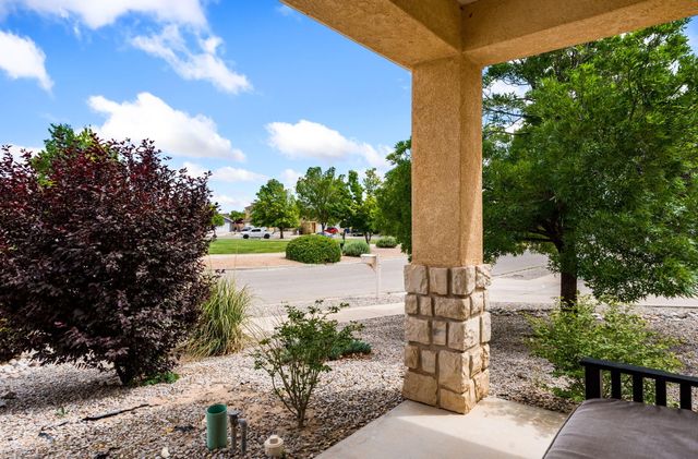 1261 Avenida Esplendida NW, Los Lunas, NM 87031