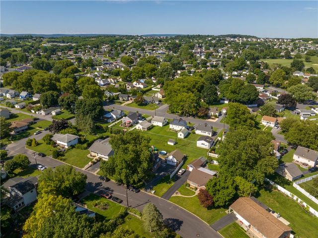 132 Garden Terrace, Nazareth Boro, PA 18064