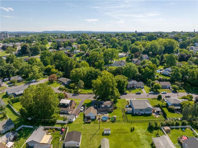 132 Garden Terrace, Nazareth Boro, PA 18064