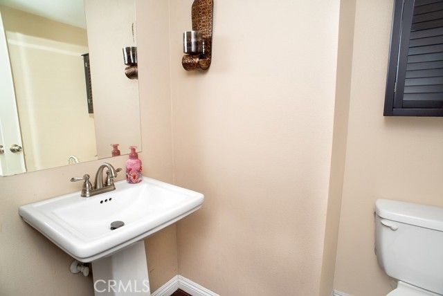 9910 Hanna Avenue, Chatsworth (los Angeles), CA 91311