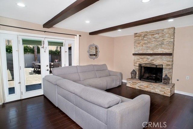 9910 Hanna Avenue, Chatsworth (los Angeles), CA 91311