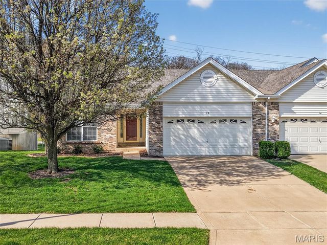 12 Shimmering Lake Court, St Charles, MO 63301