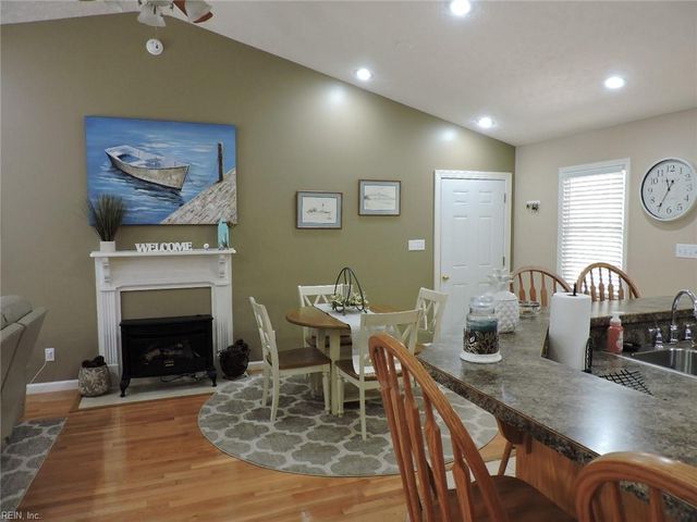 869 Ebenezer Church RD, Cobbs Creek, VA 23035