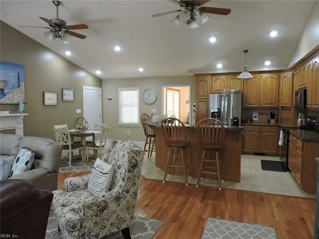 869 Ebenezer Church RD, Cobbs Creek, VA 23035
