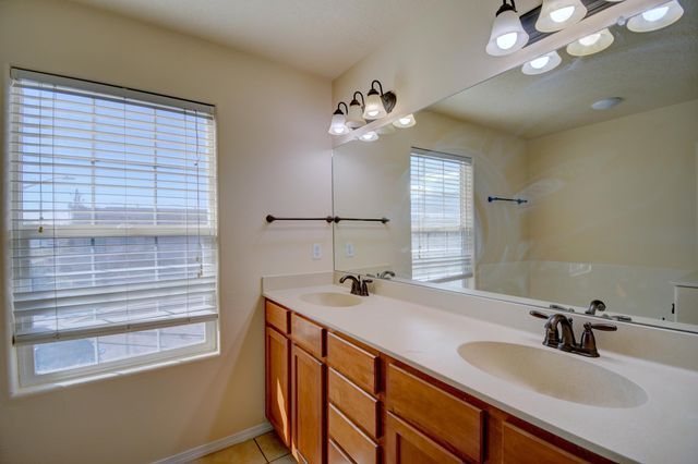 12539 WOODLAND Avenue NE, Albuquerque, NM 87112