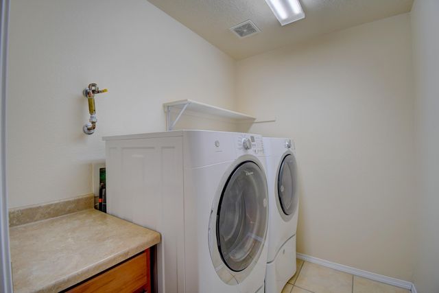 12539 WOODLAND Avenue NE, Albuquerque, NM 87112