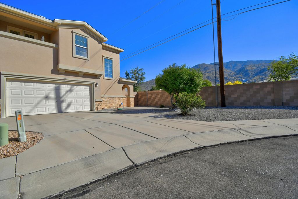 12539 WOODLAND Avenue NE, Albuquerque, NM 87112