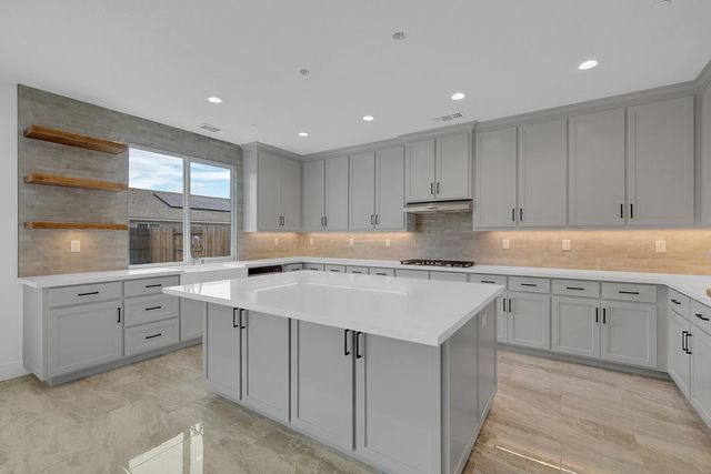 3347 John Freemont, Sutter, CA 95993