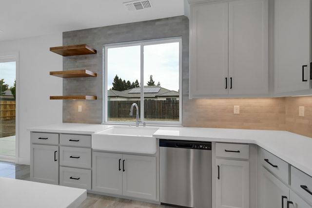3347 John Freemont, Sutter, CA 95993