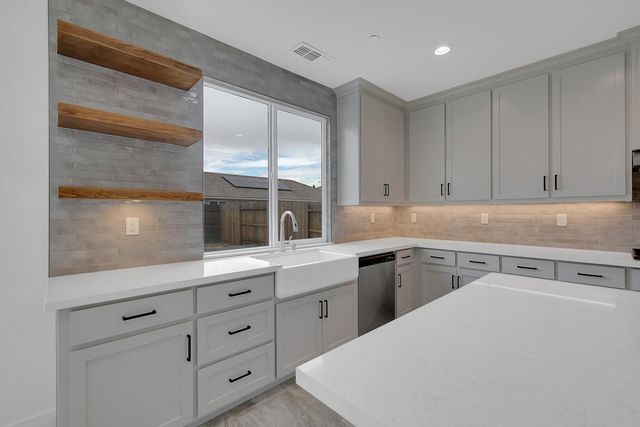 3347 John Freemont, Sutter, CA 95993