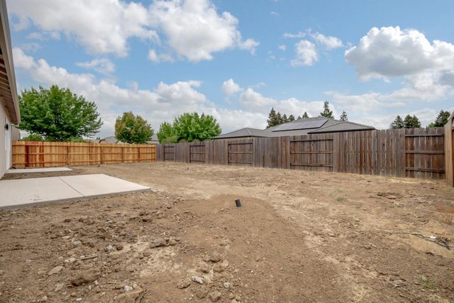 3347 John Freemont, Sutter, CA 95993