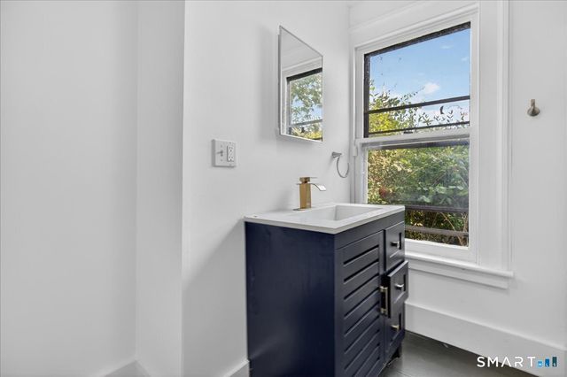 305 Lenox Street, New Haven, CT 06513
