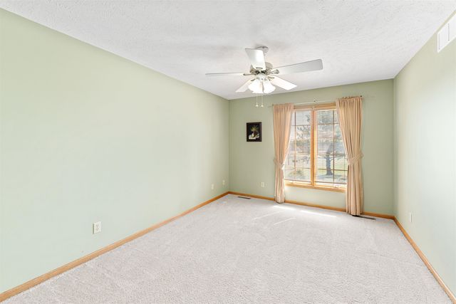 220 Prairie Ridge Rd, Salina, KS 67401