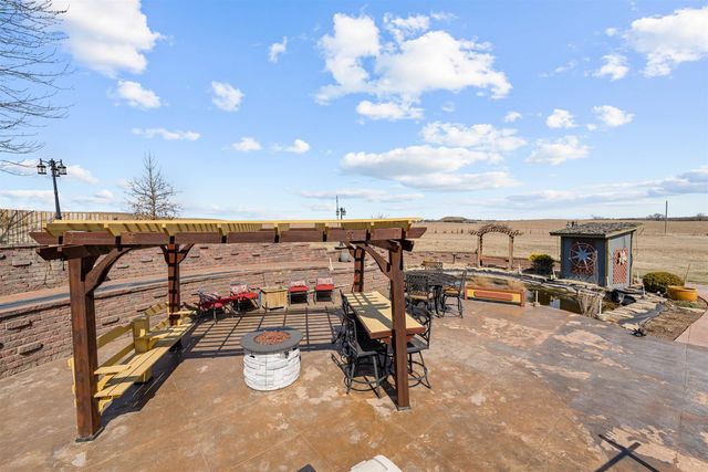 220 Prairie Ridge Rd, Salina, KS 67401