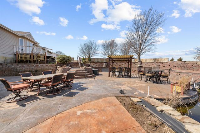 220 Prairie Ridge Rd, Salina, KS 67401