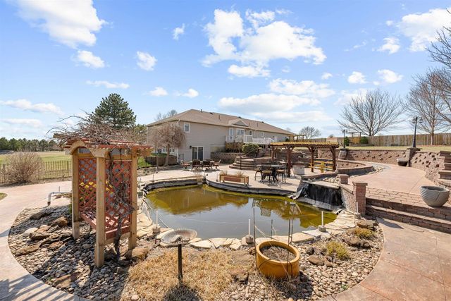 220 Prairie Ridge Rd, Salina, KS 67401
