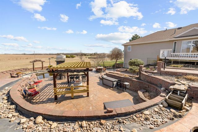 220 Prairie Ridge Rd, Salina, KS 67401