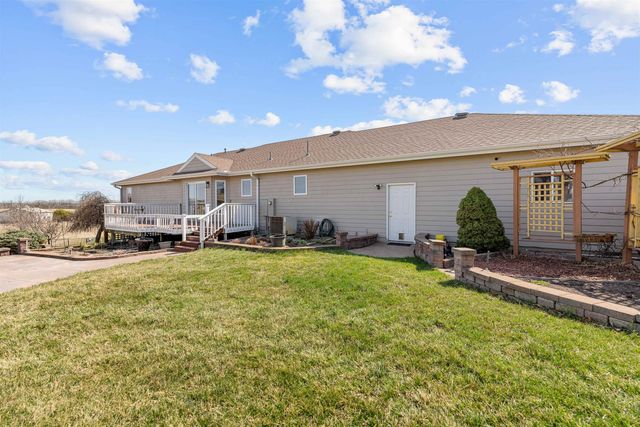 220 Prairie Ridge Rd, Salina, KS 67401