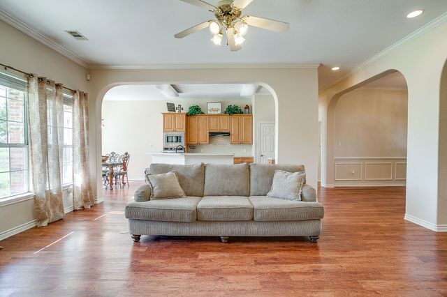 126 Hunters Glen Drive, Waxahachie, TX 75167