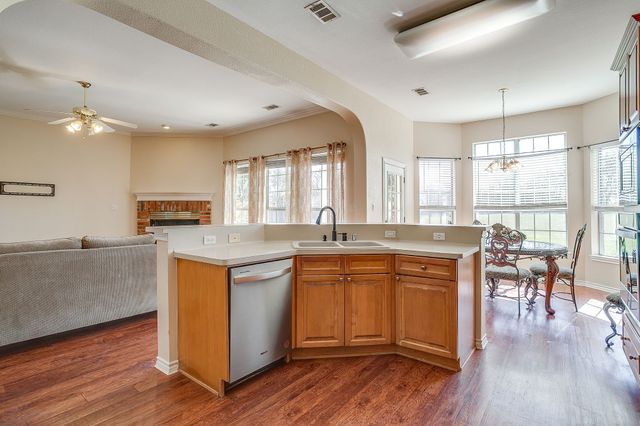 126 Hunters Glen Drive, Waxahachie, TX 75167