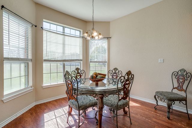 126 Hunters Glen Drive, Waxahachie, TX 75167