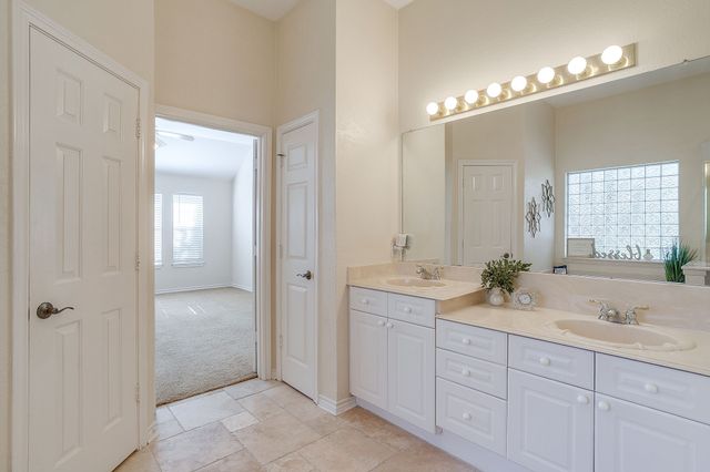 126 Hunters Glen Drive, Waxahachie, TX 75167