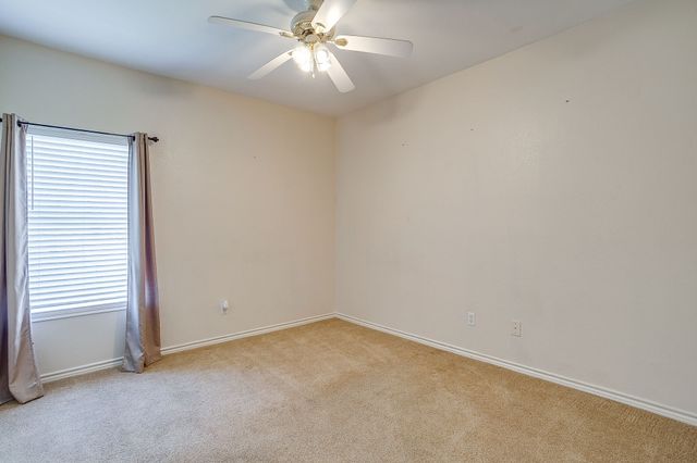 126 Hunters Glen Drive, Waxahachie, TX 75167