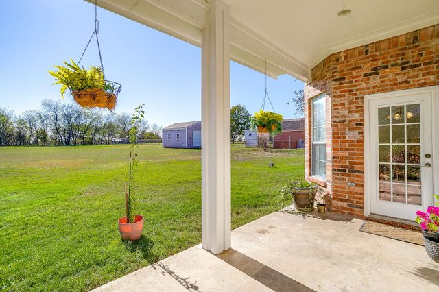 126 Hunters Glen Drive, Waxahachie, TX 75167