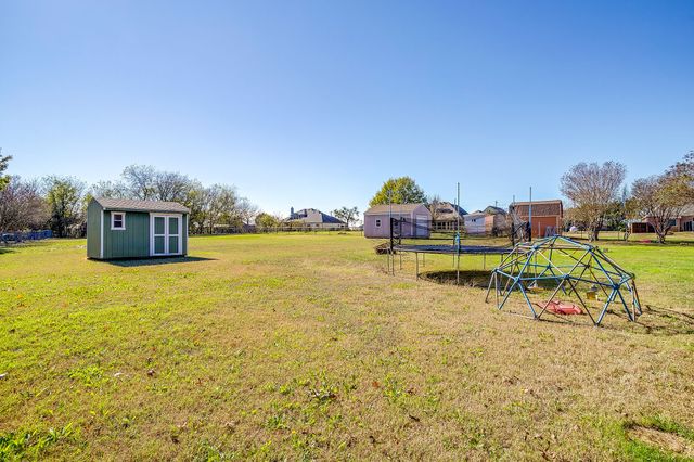 126 Hunters Glen Drive, Waxahachie, TX 75167