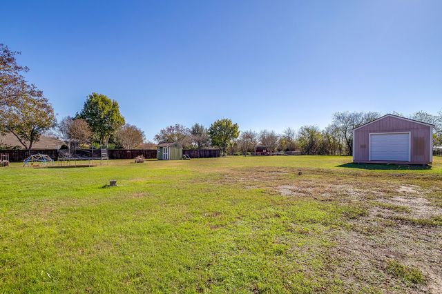 126 Hunters Glen Drive, Waxahachie, TX 75167