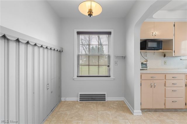1211 Sunset Road, Mayfield Heights, OH 44124