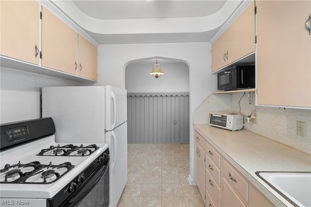 1211 Sunset Road, Mayfield Heights, OH 44124