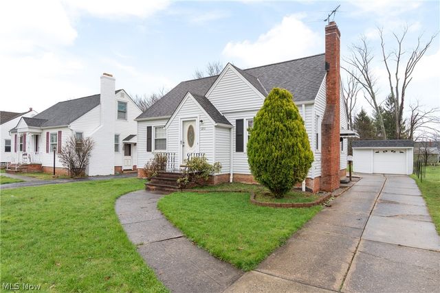 1211 Sunset Road, Mayfield Heights, OH 44124