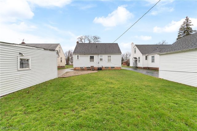 1211 Sunset Road, Mayfield Heights, OH 44124