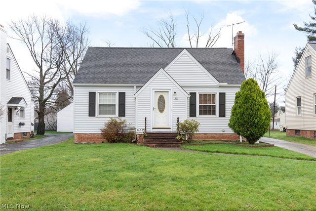 1211 Sunset Road, Mayfield Heights, OH 44124