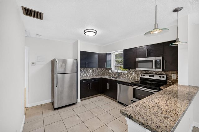 2500 SW 18th Terrace 5, Fort Lauderdale, FL 33315