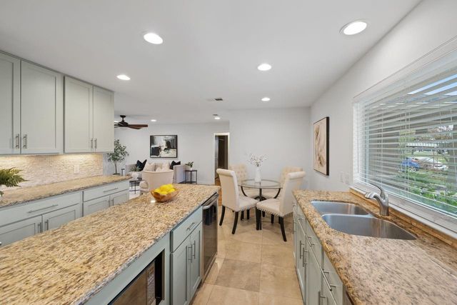 1526 Du Barry Lane, Houston, TX 77018