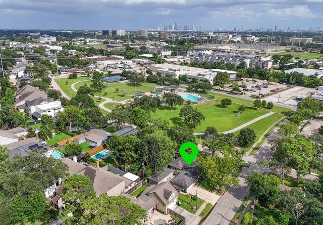 1526 Du Barry Lane, Houston, TX 77018