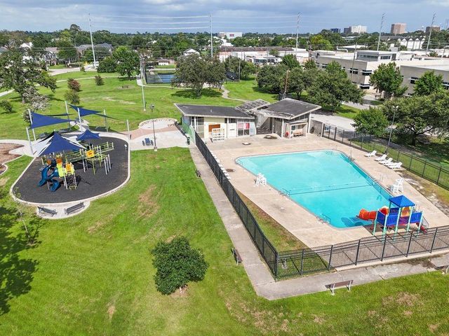 1526 Du Barry Lane, Houston, TX 77018