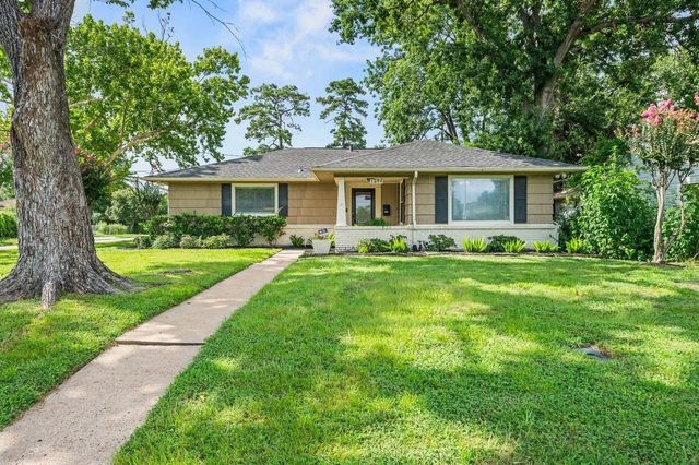 1526 Du Barry Lane, Houston, TX 77018