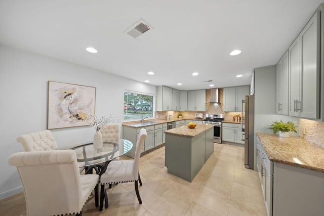 1526 Du Barry Lane, Houston, TX 77018