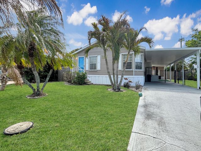 7568 SE Swan Avenue, Hobe Sound, FL 33455