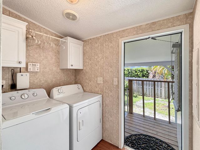 7568 SE Swan Avenue, Hobe Sound, FL 33455