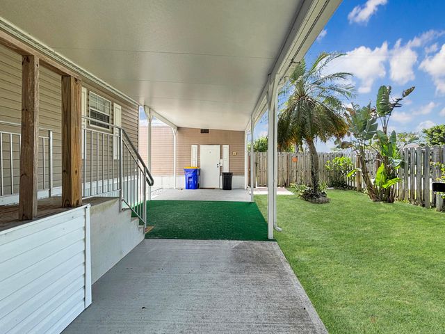 7568 SE Swan Avenue, Hobe Sound, FL 33455