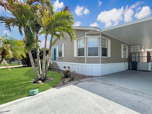 7568 SE Swan Avenue, Hobe Sound, FL 33455