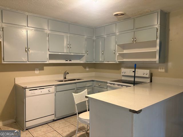8145 Attleboro Drive, Jonesboro, GA 30238