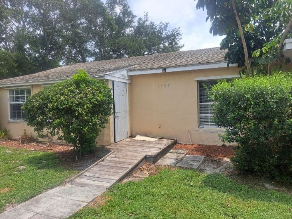 1750 23rd Street, Vero Beach, FL 32960