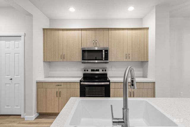 2398 W Fallon Lp, Nampa, ID 83651