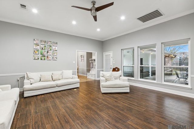 6016 Mourning Dove Dr, Saint George, LA 70817